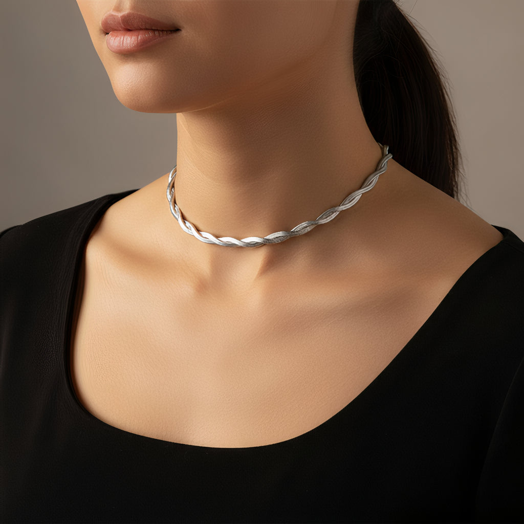 Elara Necklace